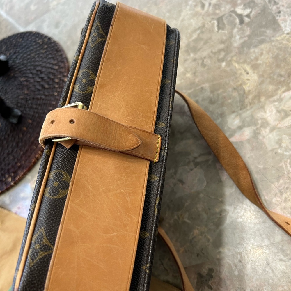 Elegant Brown and Tan Cartouchiere Crossbody Bag - Picture 4 of 17